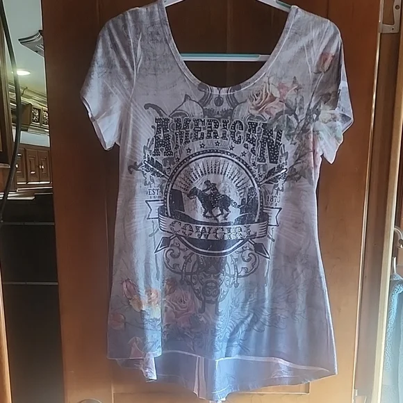 American Cowgirl Floral Graphic Tee - White and Pink Size M - Picture 1 of 11